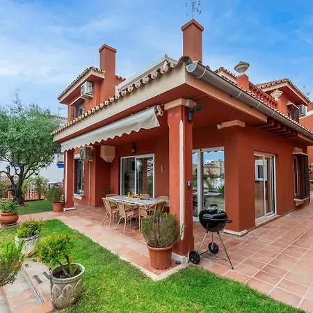 Apartment Stunning Center 4 Bdrm Renovated *
