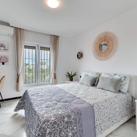 Stunning Center 4 Bdrm Renovated