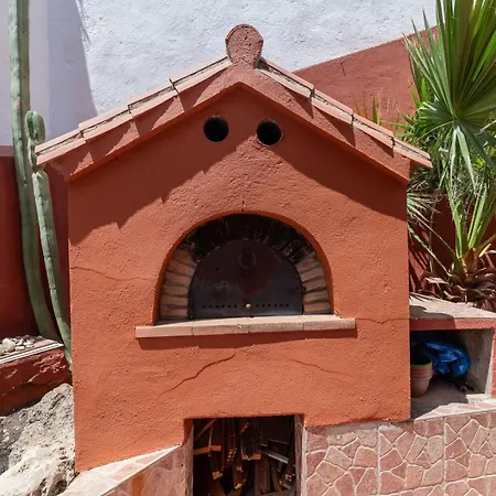 Stunning Center 4 Bdrm Renovated