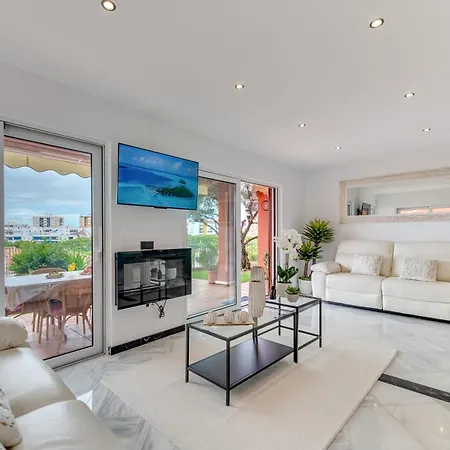 Stunning Center 4 Bdrm Renovated Marbella
