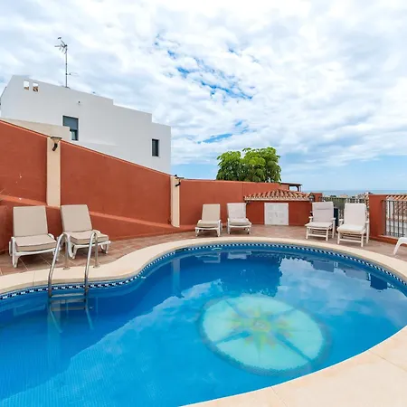 Stunning Center 4 Bdrm Renovated * Marbella